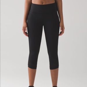 Lululemon Fit Physique Crop Leggings. Size 6